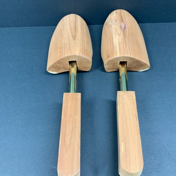 Cedar Shoe Trees Men’s Spring Loaded Measures 12” Extended EUC Wooden Stretchers - Picture 5 of 7